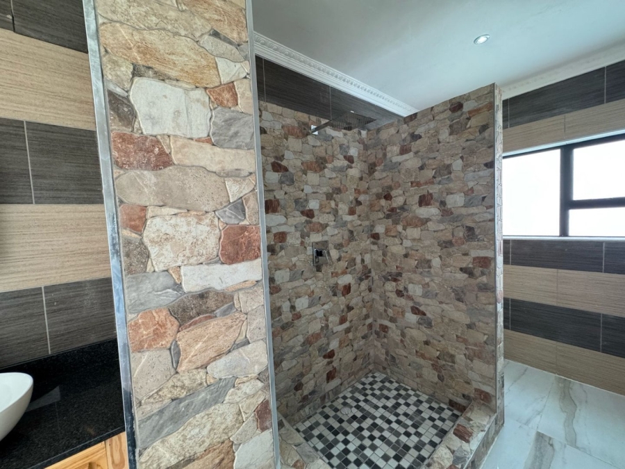 5 Bedroom Property for Sale in Royalston Residential Estate and Wildlife Reserve Eastern Cape